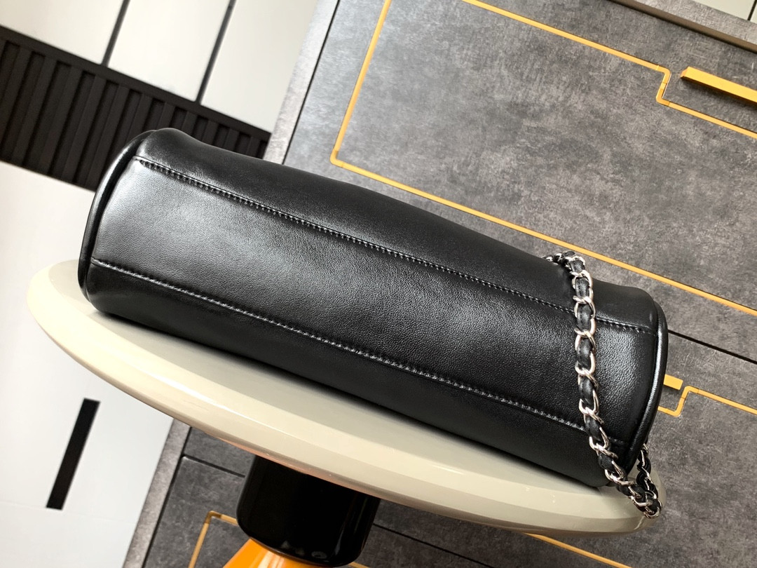 Ch*el OHANEL hobo bag 30x20x12cm