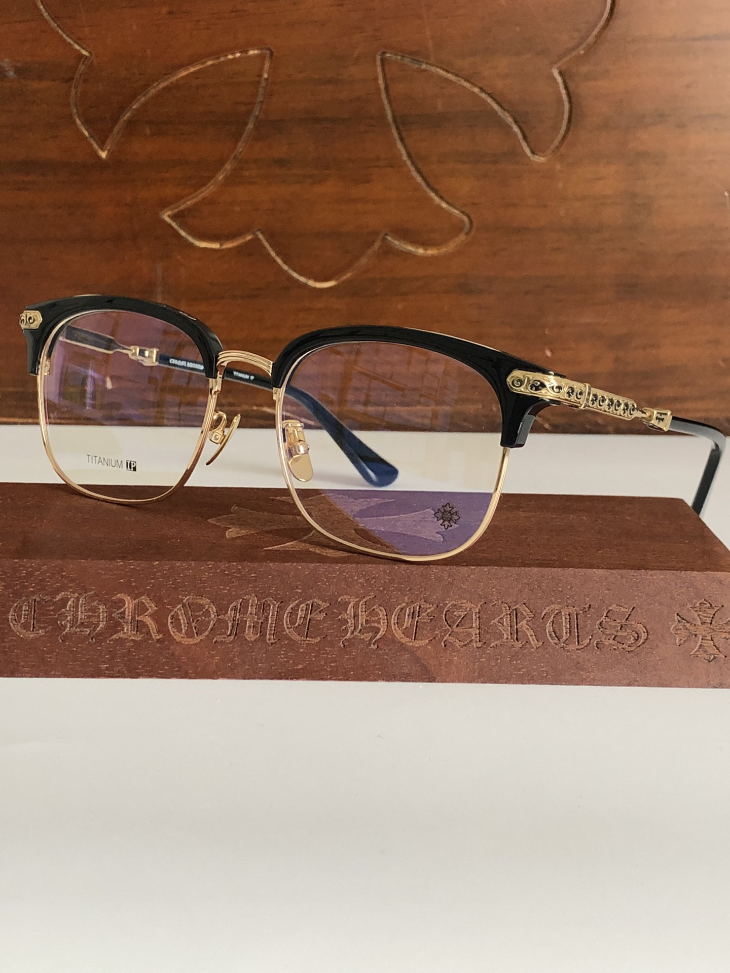 Ch**me He**ts Glasses VERTICAL SMILE I 57-19-148