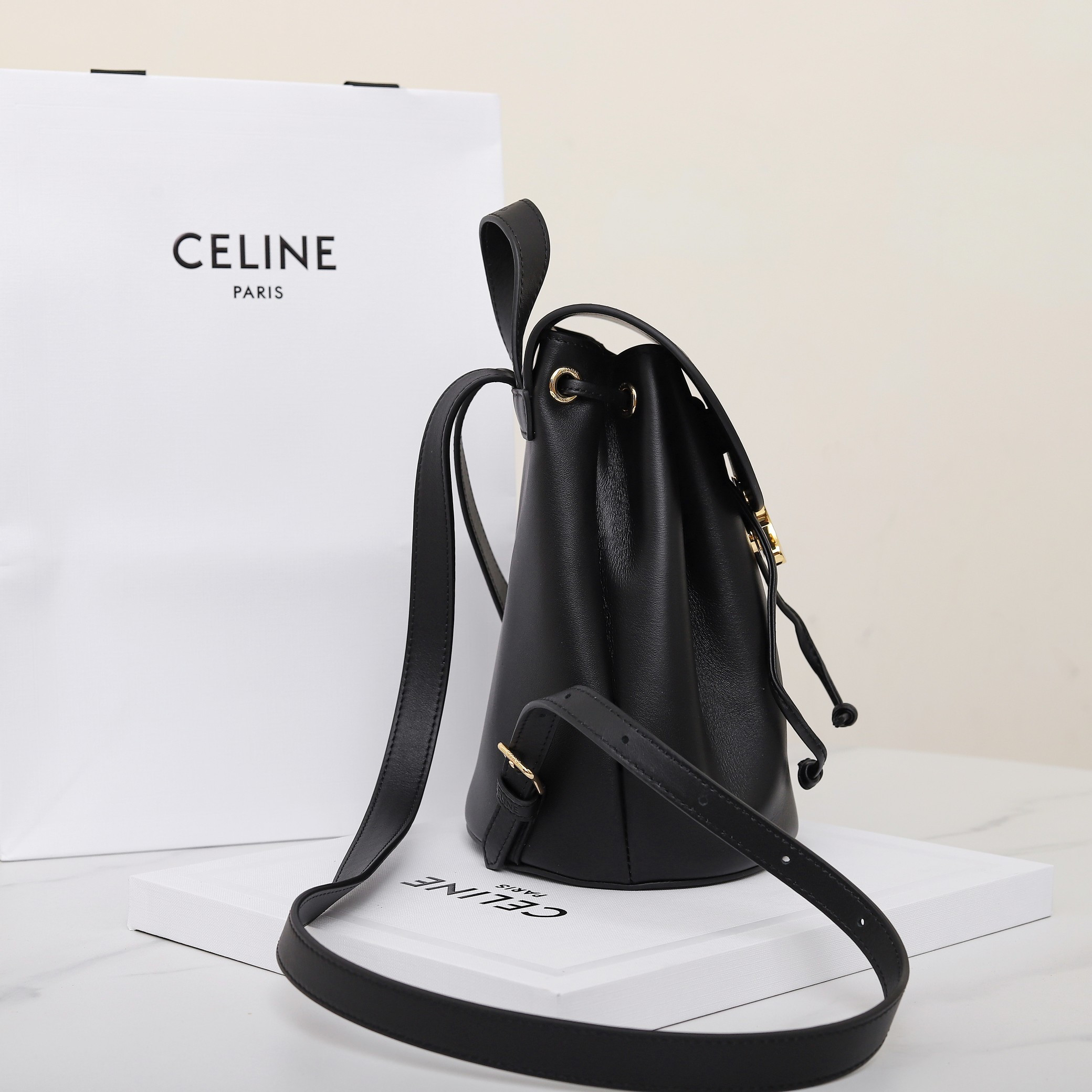 Ce**e BONNIE BACKPACK IN SMOOTH CALFSKIN 118703 25x18x13cm