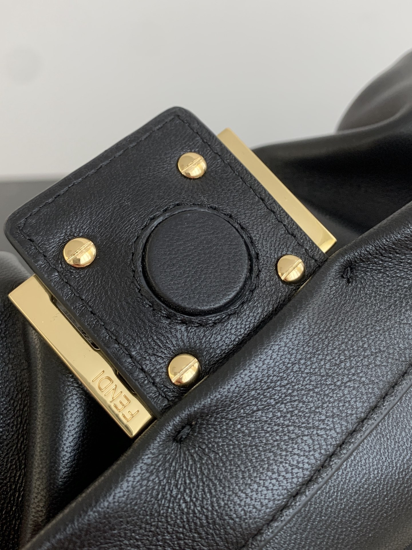 F**di Mamma Baguette Medium 26.5x8.5x18cm