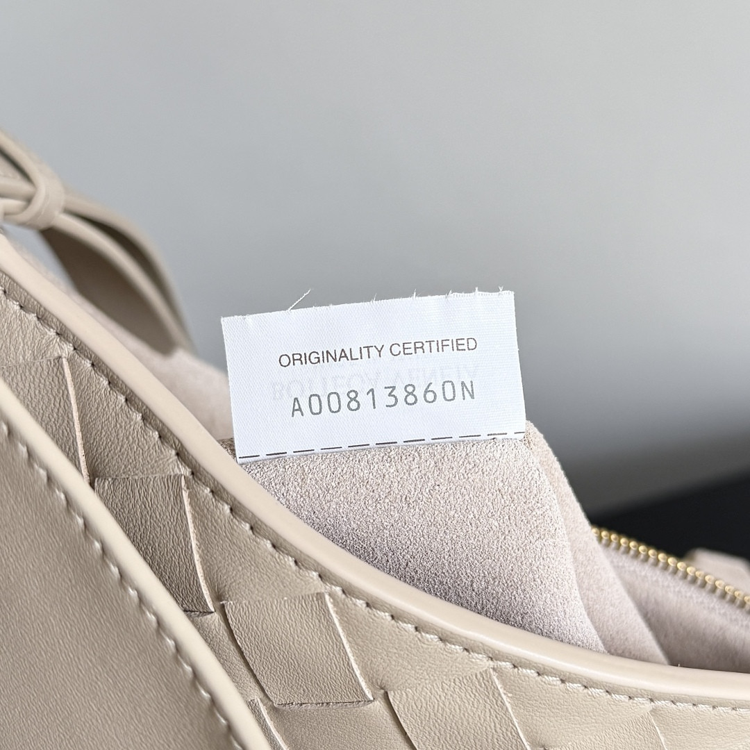 Bo*te*ga Ve*ne*ta Medium Ciao Ciao 34x26x15cm