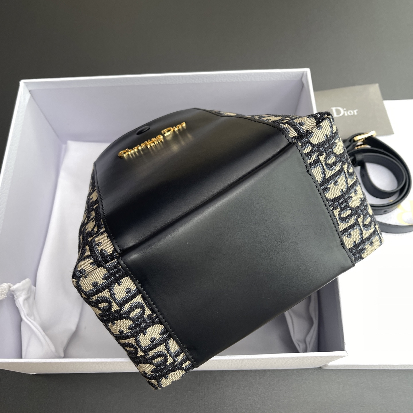 D*0r Small Signature Bucket Bag 21x19x11cm