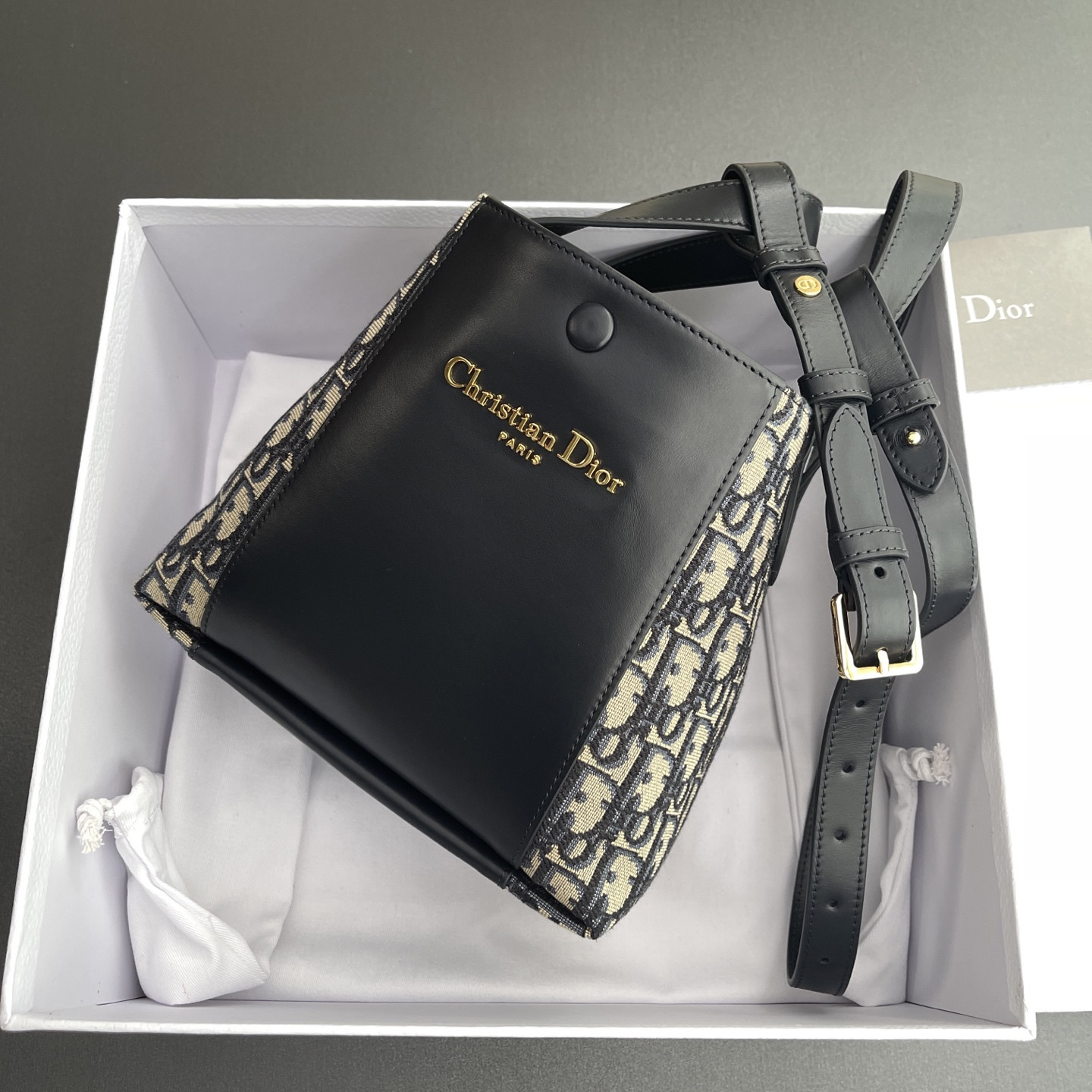 D*0r Small Signature Bucket Bag 21x19x11cm