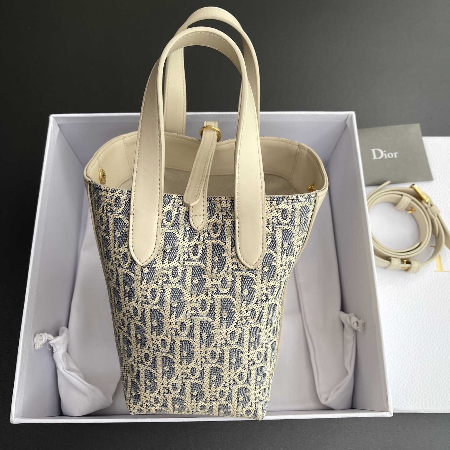 D*0r Small Signature Bucket Bag 21x19x11cm