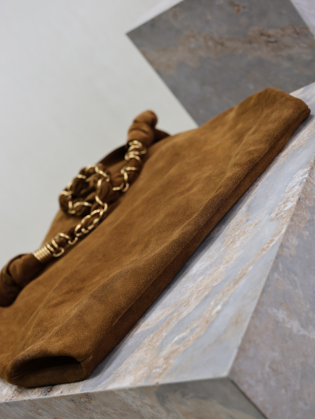 Y*L Amalia (suede) 42x50x1cm