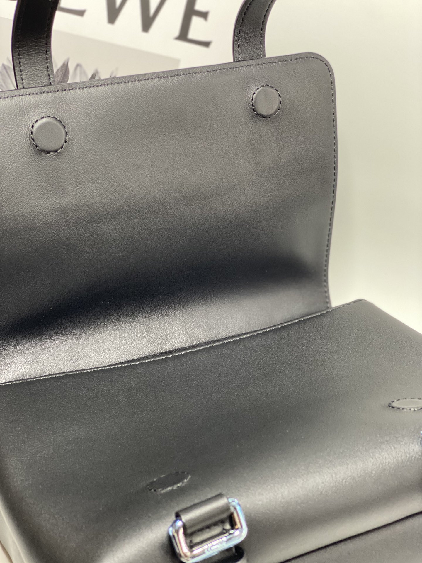 L0ew* XS Military messenger bag in S*pple smooth calfskin and jacquard 18x23x9cm