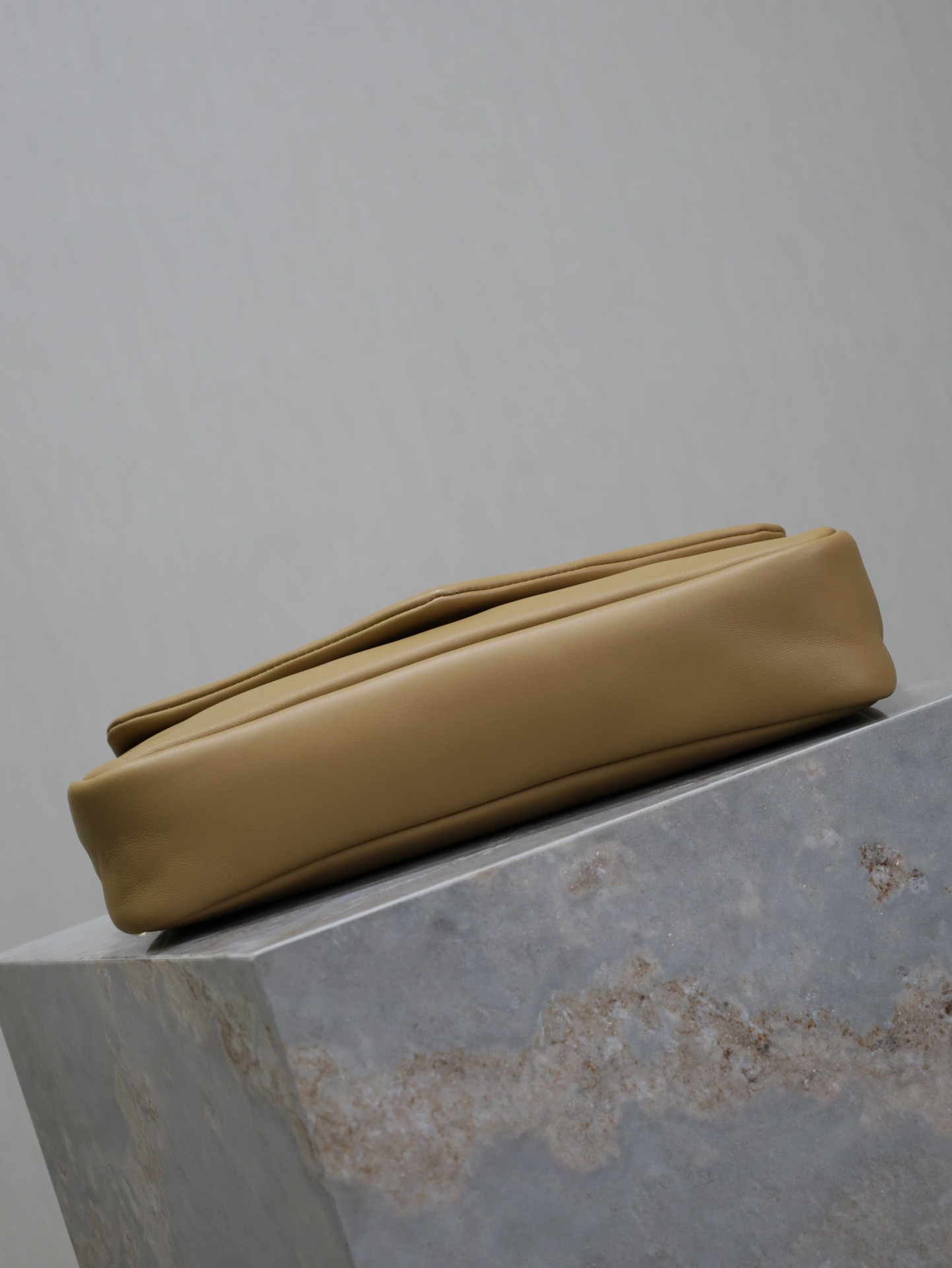 Y*L CALYPSO small in plunged lambskin 26x14x7cm