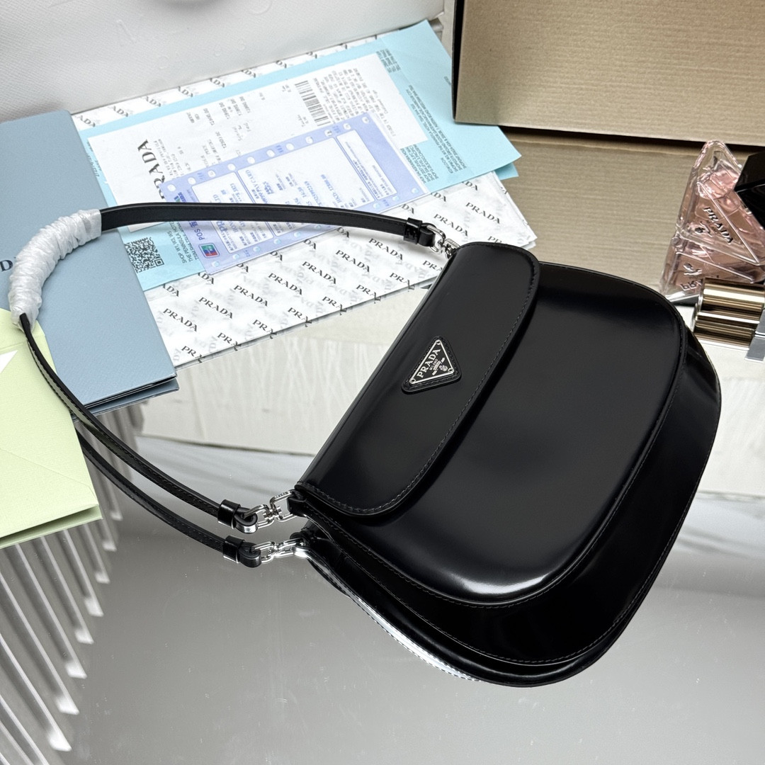 Pra*a Small Cleo brushed leather shoulder bag with flap 15.5x22x4cm