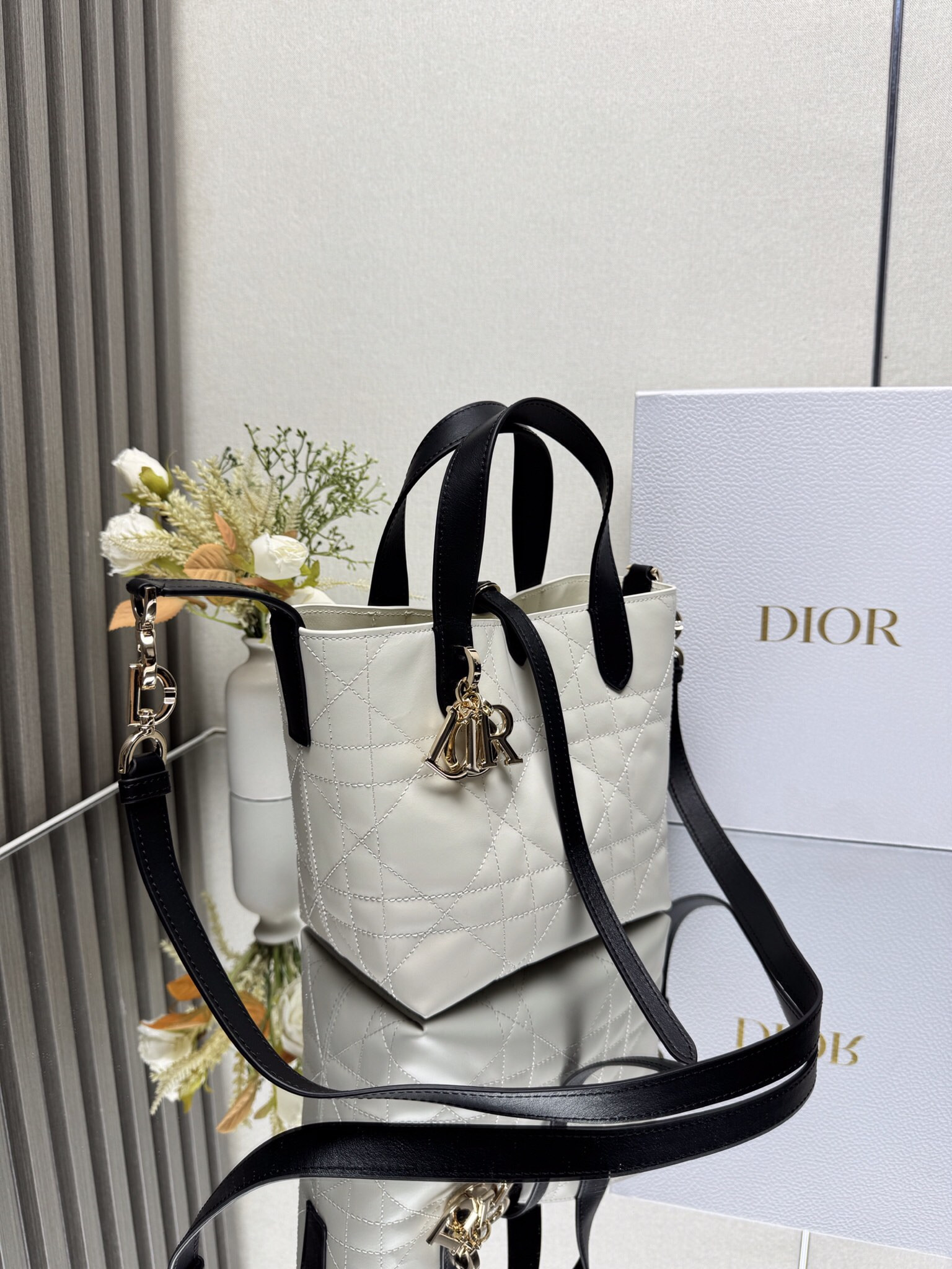 D*0r Small D*0r Toujours Vertical Bag 18.5x18.5x12cm