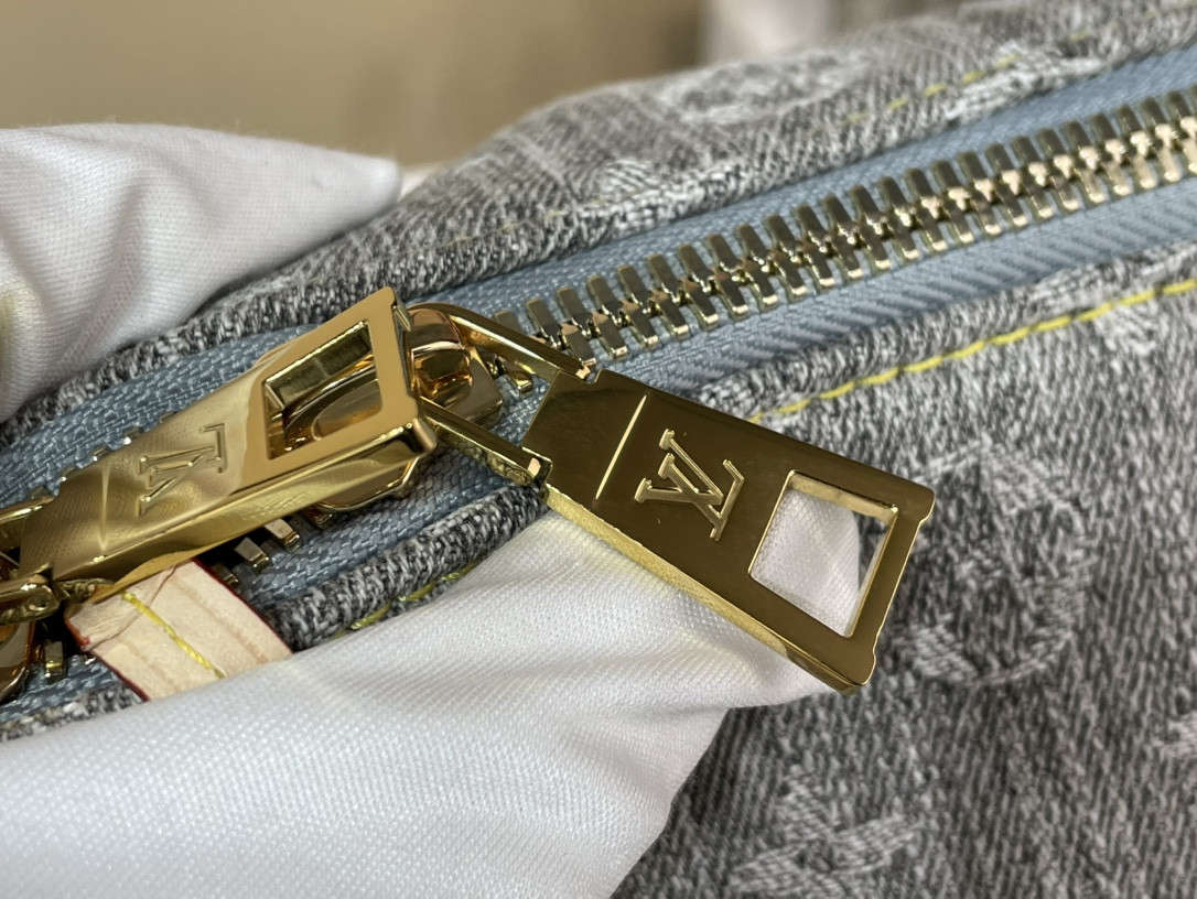 LV Coussin Hobo MM M13390 38x33x10cm