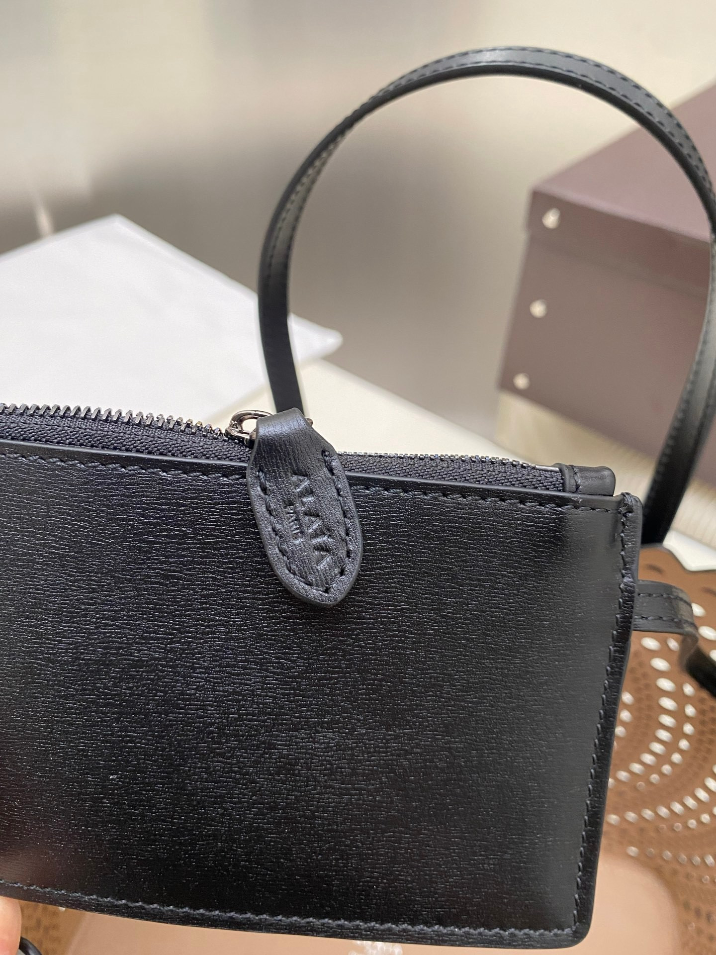 ALAÏA Mina 25 bag 25x20x12cm