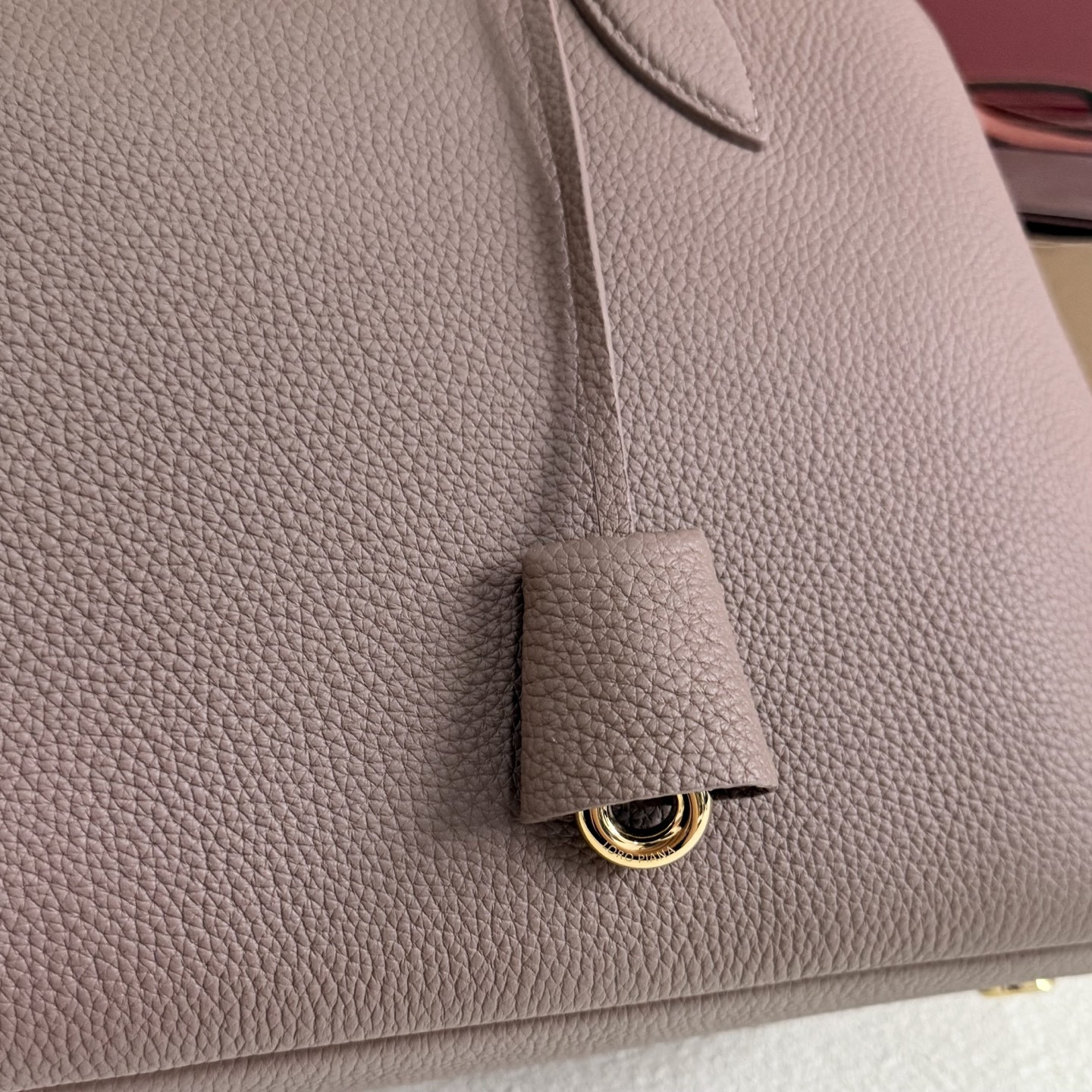 L**o p*ana Needle 38x22x16cm