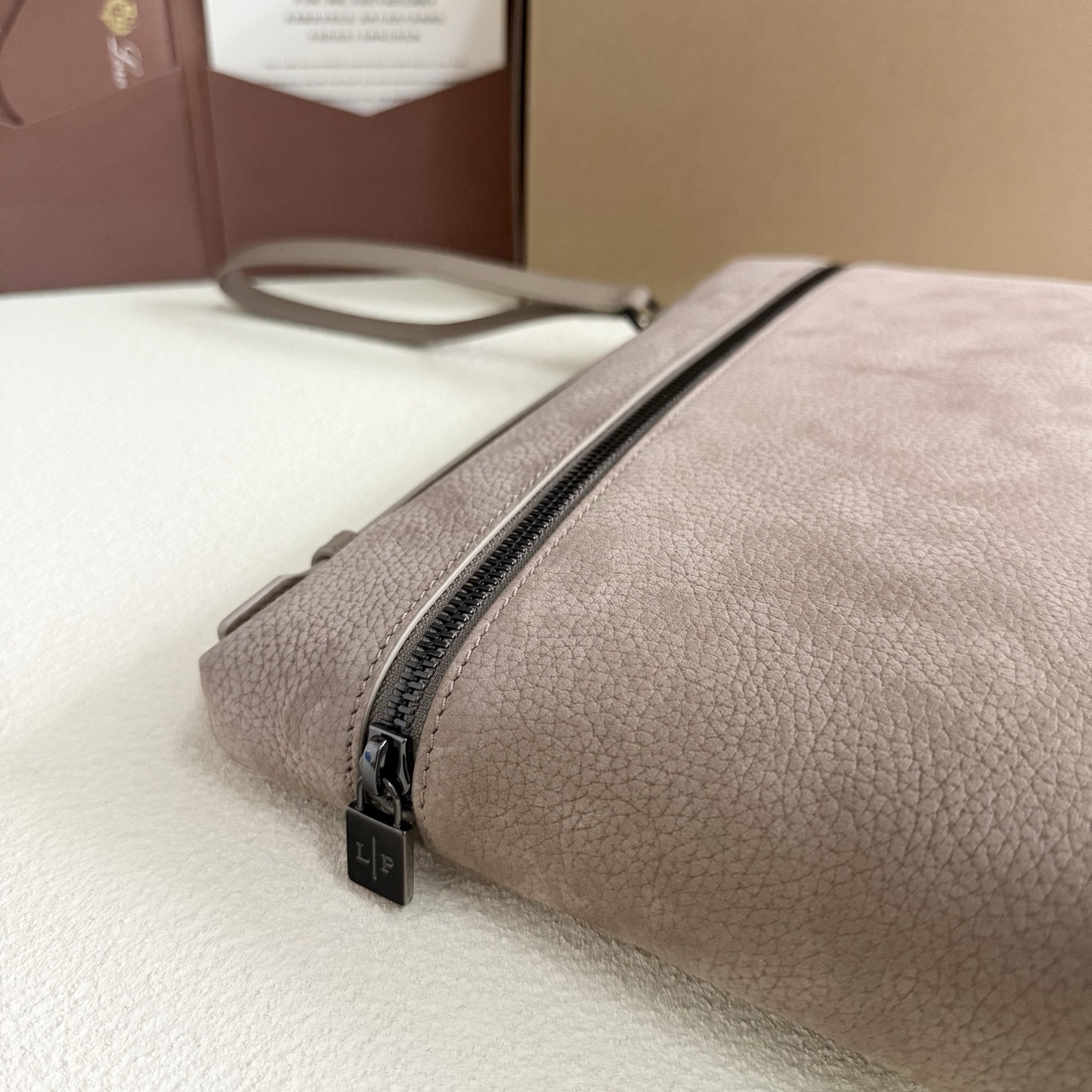 L**o p*ana Extra pouch L29 29x18x5cm