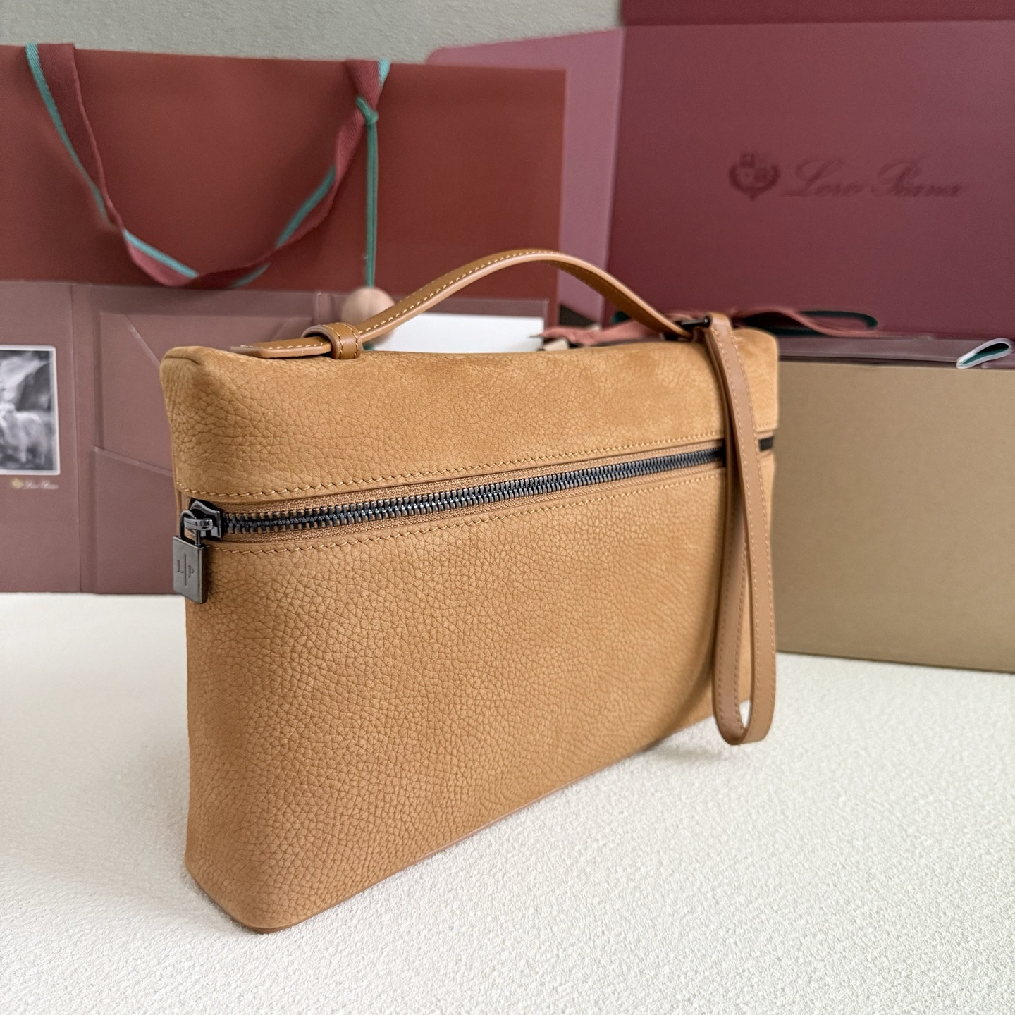 L**o p*ana Extra pouch L29 29x18x5cm