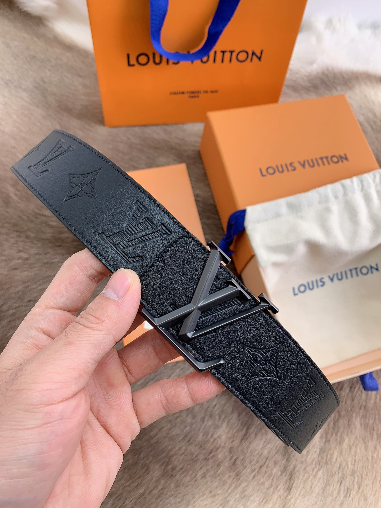 LV L0*is V*t0n 40MM BELT