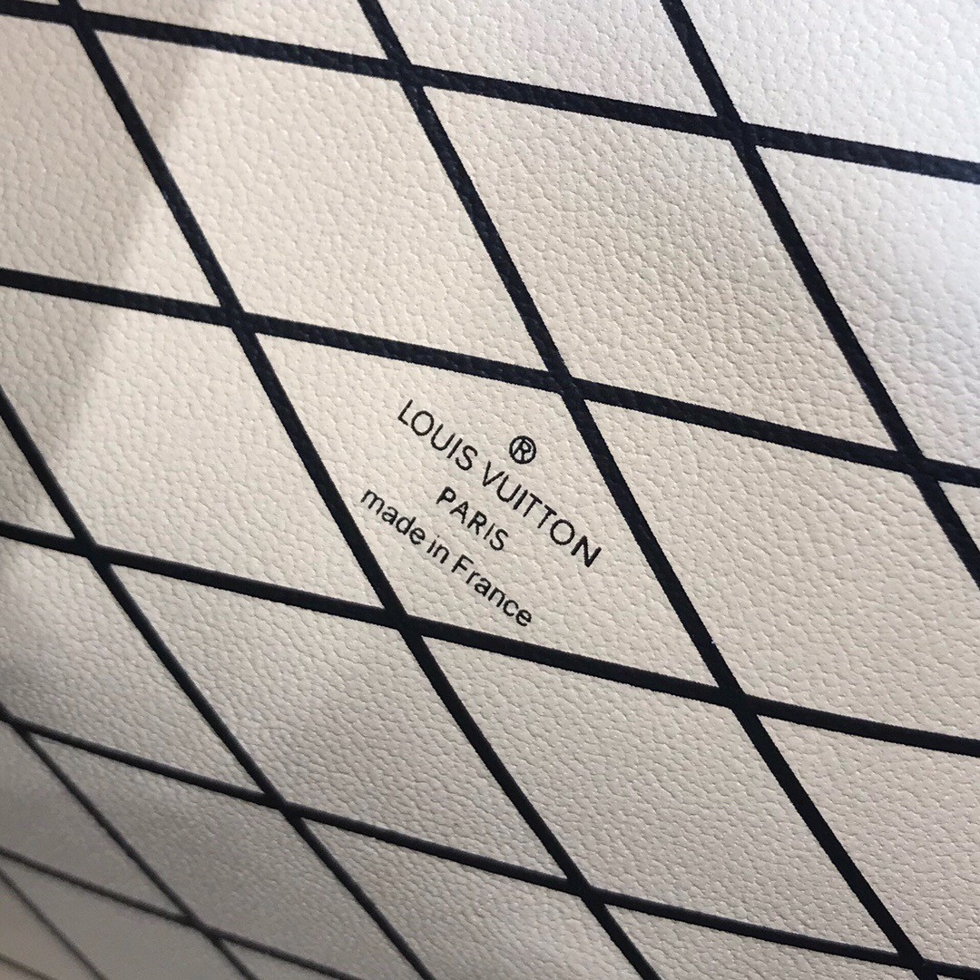 LV TRUNK CLUTCH M43596