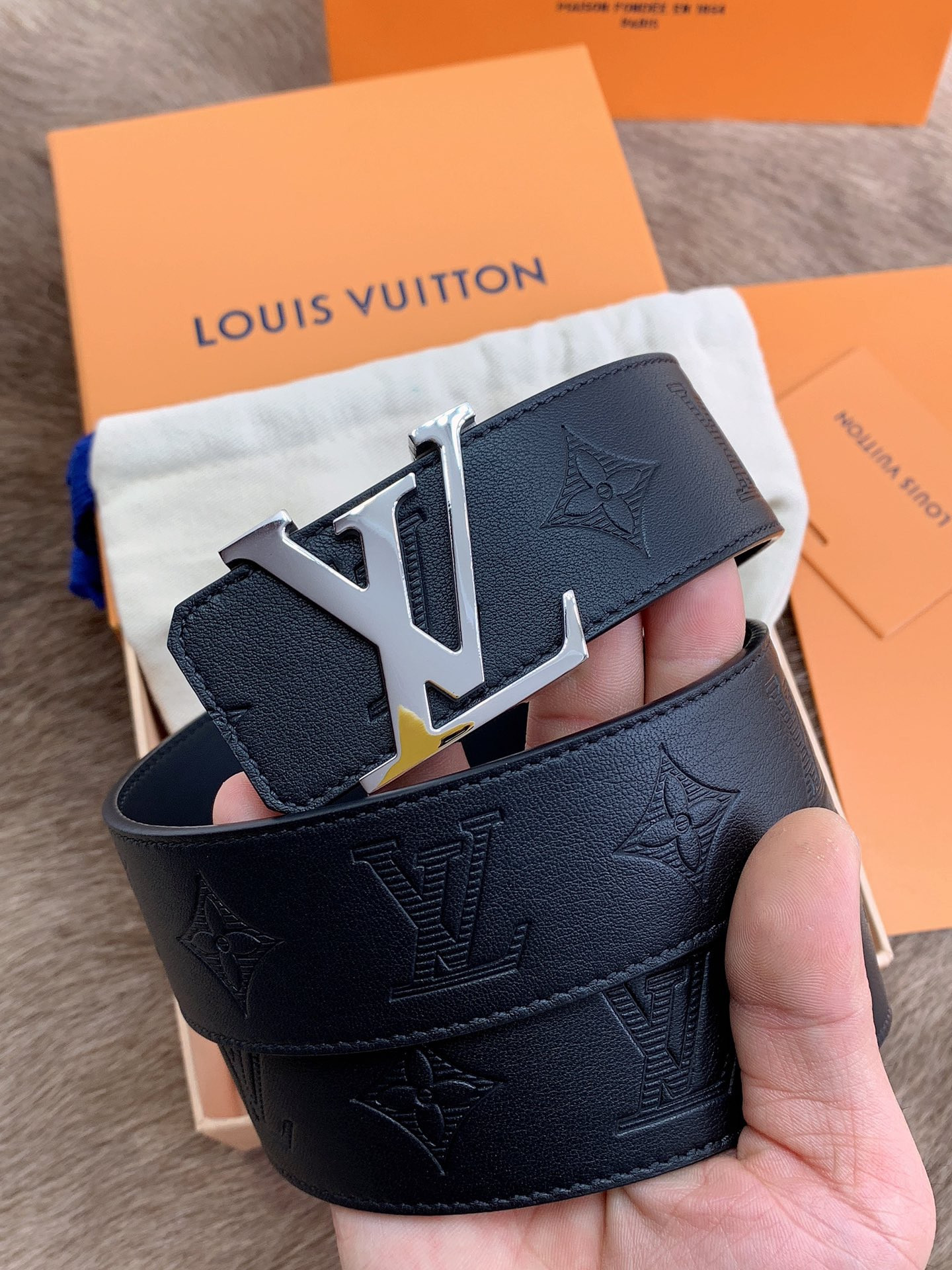 LV L0*is V*t0n 40MM BELT